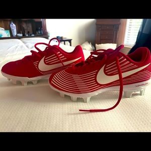 Nike softball shoes girls size 6.